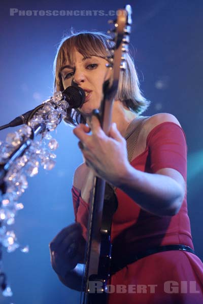 THE JOY FORMIDABLE - 2013-02-12 - PARIS - La Maroquinerie - Rhiannon Bryan